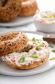 Flagel w/ Flavored cream cheese